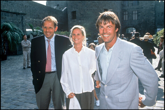 Mariage de Nicolas Hulot et Isabelle Patissier à Saint-Malo en 1993, Patrick Poivre d'Arvor était présent.