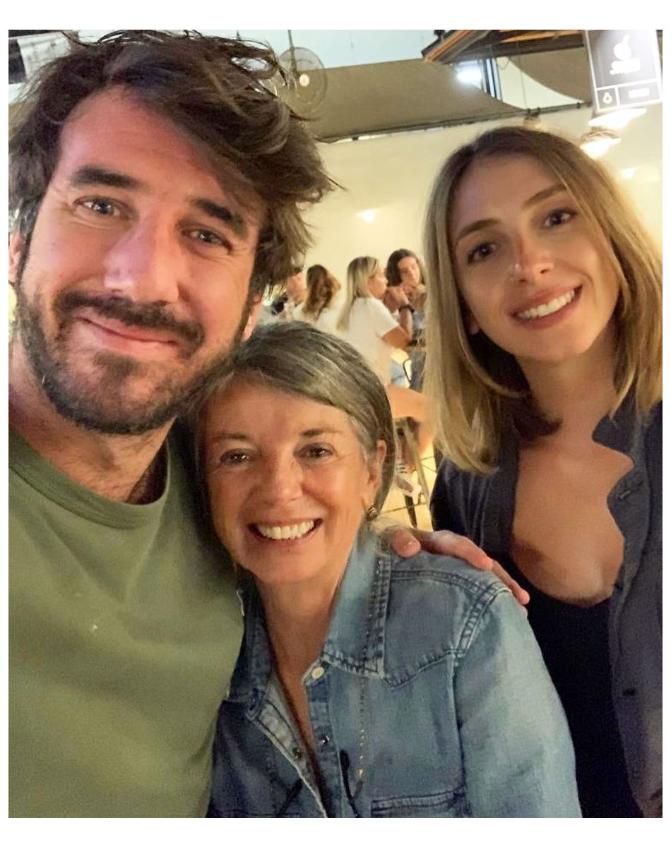 Isabelle Ferrer et ses enfants, Joséphine et Raphaël Cantona sur Instagram. Le 23 août 2020.