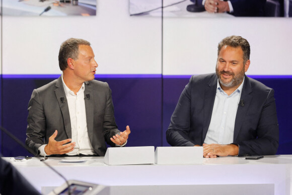 Marc-Olivier Fogiel (directeur général de BFMTV), Bruce Toussaint - Conférence de presse de rentrée de BFMTV saison 2021/2022 à l'Altice Campus à Paris, France, le 25 août 2021. © Christophe Clovis/Bestimage