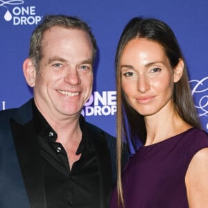 Exclusif - Garou (maître de cérémonie) et sa compagne Emily - Premier dîner caritatif de la Fondation One Drop au Pavillon Dauphine à Paris le 19 novembre 2021. © Coadic Guirec/Bestimage