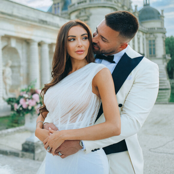 Exclusif - Mariage de Nabilla Benattia (robe de mariée créée par Jean-Paul Gaultier) et Thomas Vergara au château de Chantilly, France, le 6 juillet 2021. © Benjamin Decoin/Bestimage