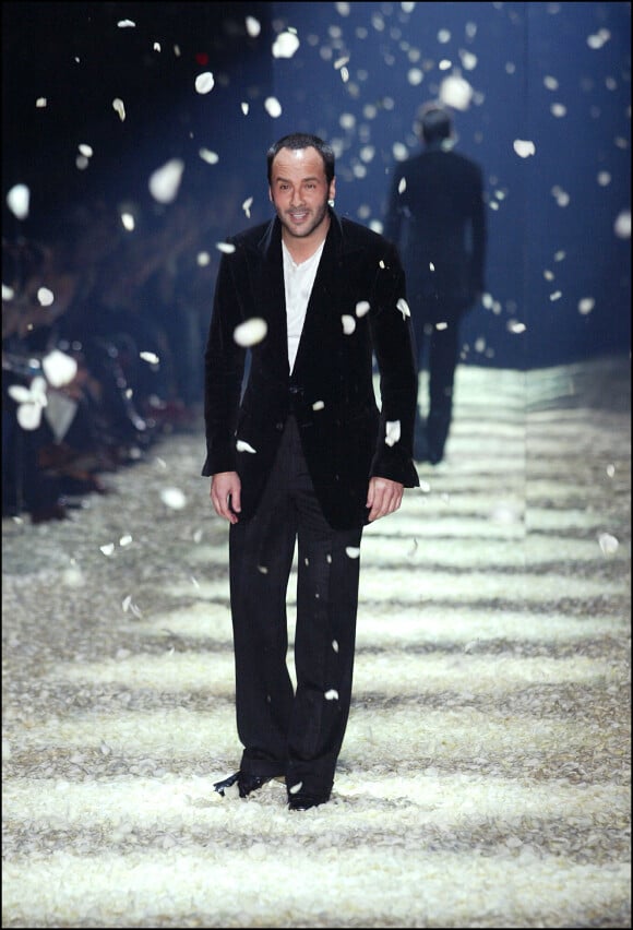 Tom Ford lors du défilé Gucci, collection automne-hiver 2003-2004 à Milan.