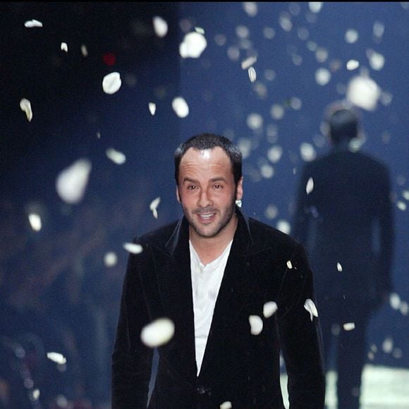 Tom Ford lors du défilé Gucci, collection automne-hiver 2003-2004 à Milan.