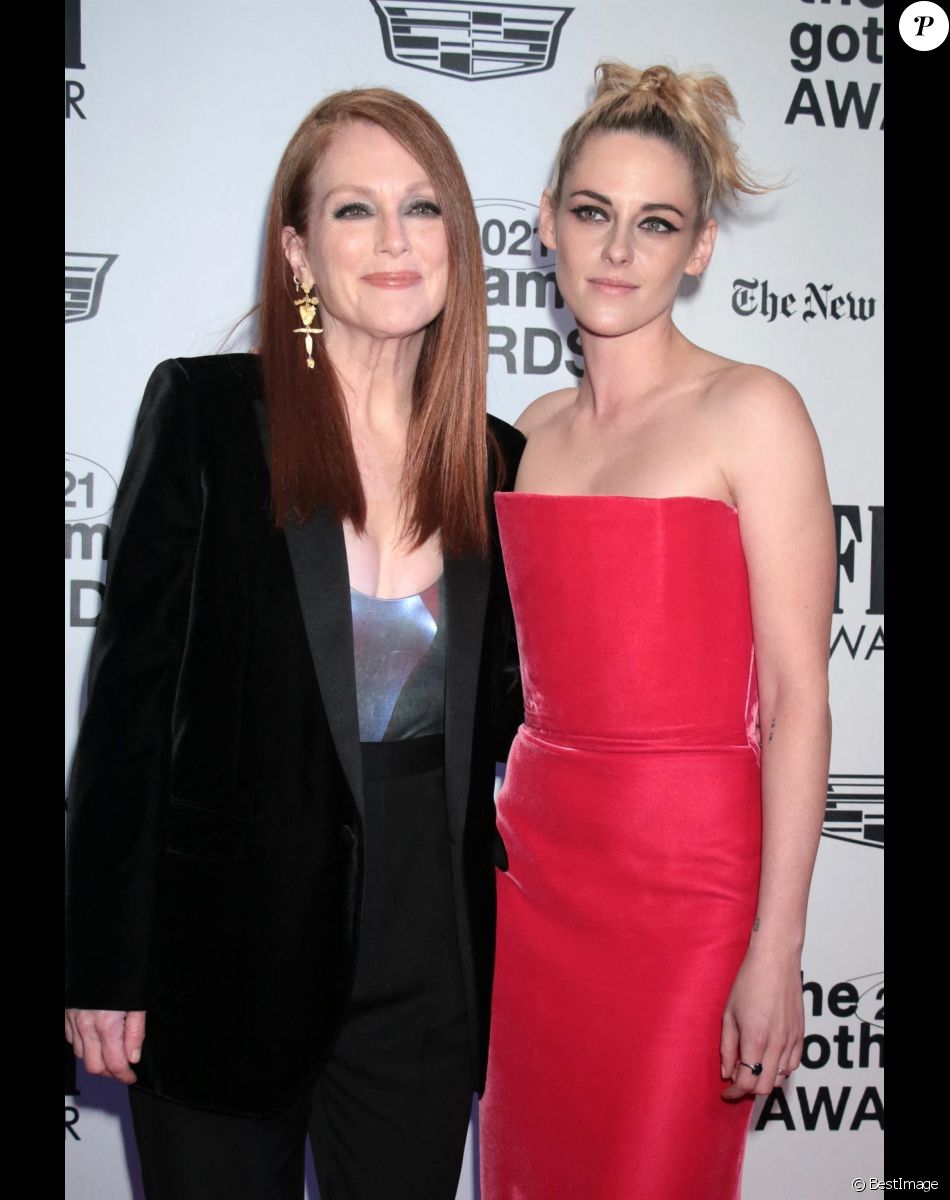 Julianne Moore, Kristen Stewart - Gotham Awards au Cipriano Wall Street de New York. Le 29 novembre 2021.