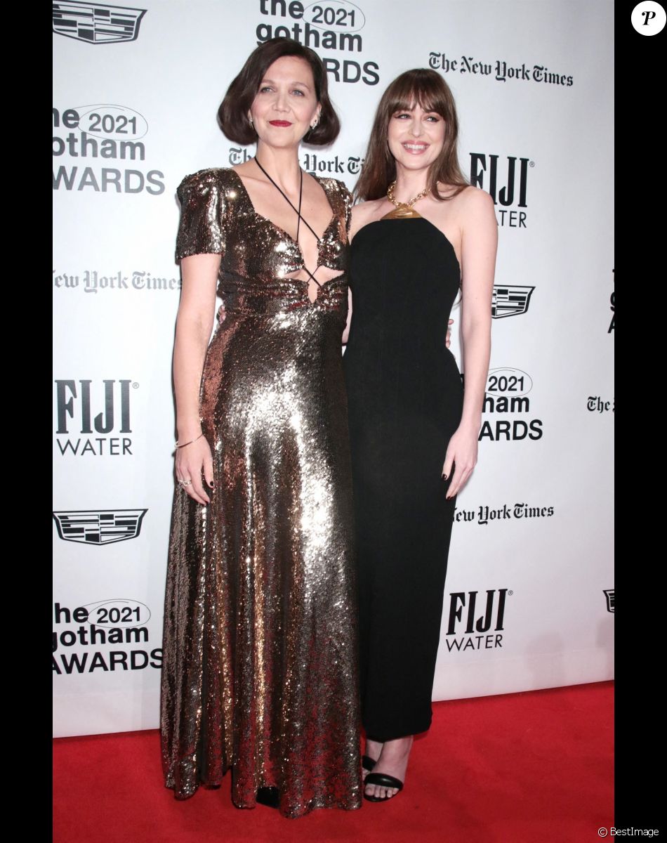 Maggie Gyllenhaal, Dakota Johnson - Gotham Awards au Cipriano Wall Street de New York. Le 29 novembre 2021.