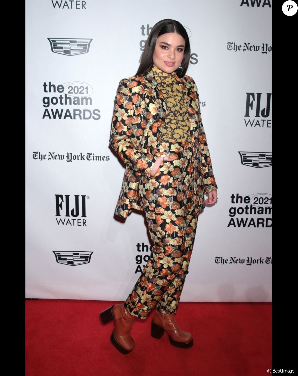 Devery Jacobs - Gotham Awards au Cipriano Wall Street de New York. Le 29 novembre 2021.