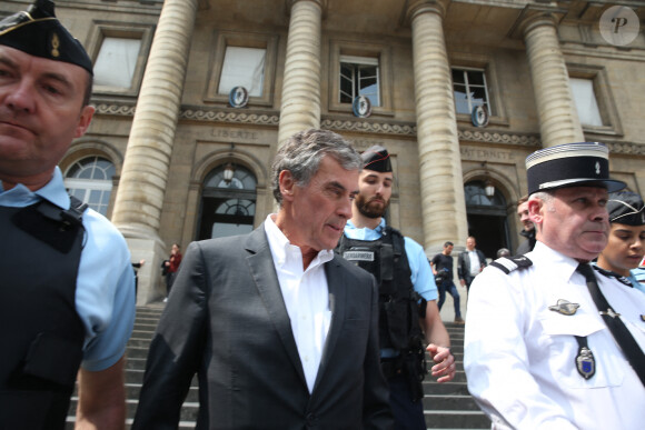 L'ancien ministre du Budget Jérôme Cahuzac, condamné en 2016 à trois ans de prison pour fraude fiscale à la sortie de la cour d'appel de Paris le 15 mai 2018.