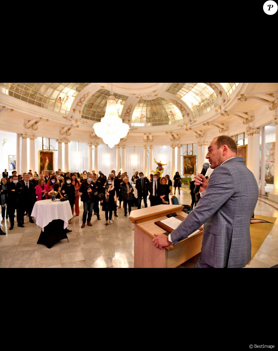 Exclusif - Lionel Servant, le directeur de l'hôtel Negresco, lors de l'inauguration de la boutique de l'Hôtel Negresco "Jeanne" à Nice, le 29 novembre 2021. © Bruno Bebert/Bestimage