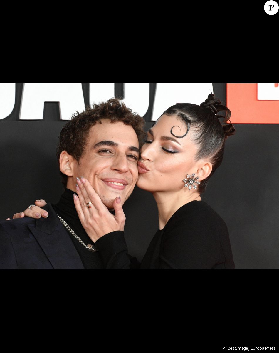 Úrsula Corberó et Miguel Herrán à la première de la série "La Casa De Papel - Saison Finale" à Madrid, le 30 novembre 2021.