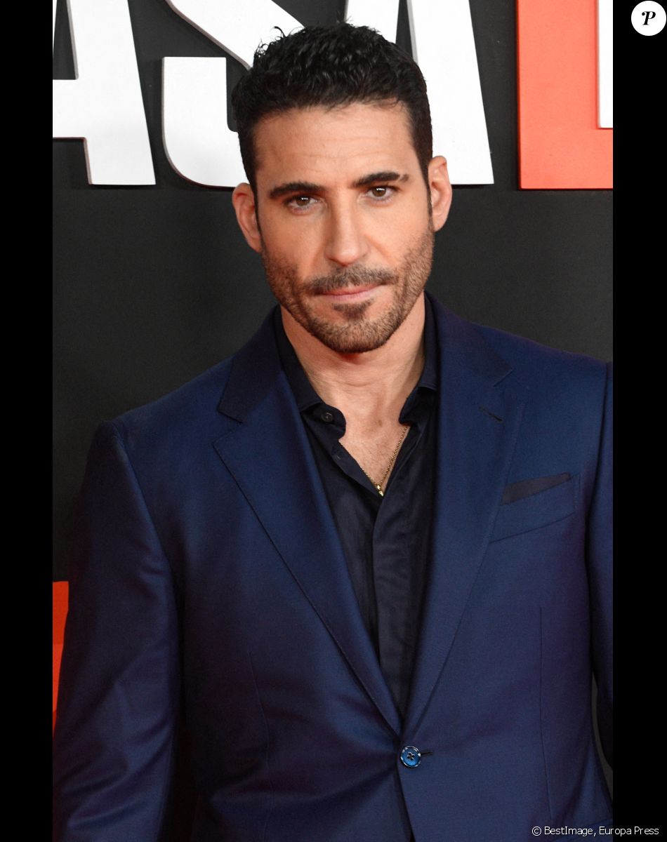Miguel Angel Silvestre à la première de la série "La Casa De Papel - Saison Finale" à Madrid, le 30 novembre 2021.