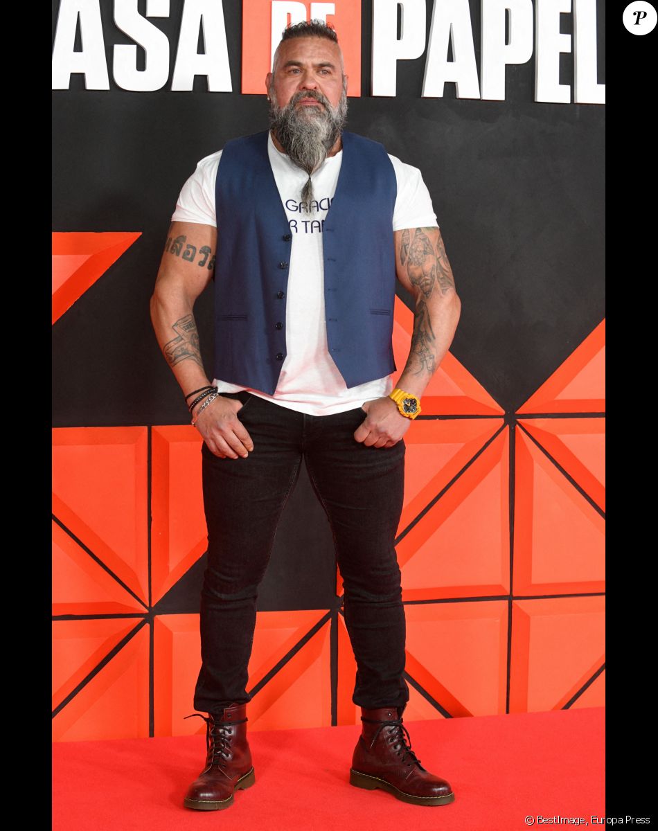 Roberto García Ruiz à la première de la série "La Casa De Papel - Saison Finale" à Madrid, le 30 novembre 2021.