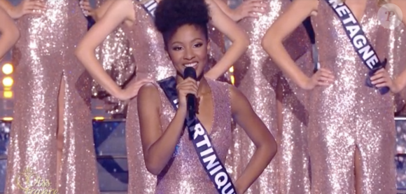 Miss Martinique 2021 : Floriane Bascou, 19 ans, 1,71 m, étudiante en santé option droit. Election Miss France 2022 sur TF1, le 11 décembre 2021.