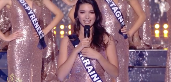 Miss Lorraine 2021 : Marine Sauvage, 23 ans, 1,75 m , étudiante en cinquième année de pharmacie. Election Miss France 2022 sur TF1, le 11 décembre 2021.