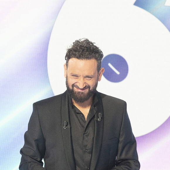 Exclusif - Cyril Hanouna lors de l'émission Touche pas à mon poste (TPMP) diffusée en direct sur C8 le 2 novembre 2021. © Jack Tribeca / Bestimage