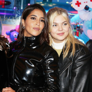 Leila Bekhti, Louane Emera - Lancement de "1,2,3... Noël" lors de l'inauguration des vitrines et du sapin de Noël 2021 des Galeries Lafayette Haussmann 2021 à Paris. Le 17 novembre 2021