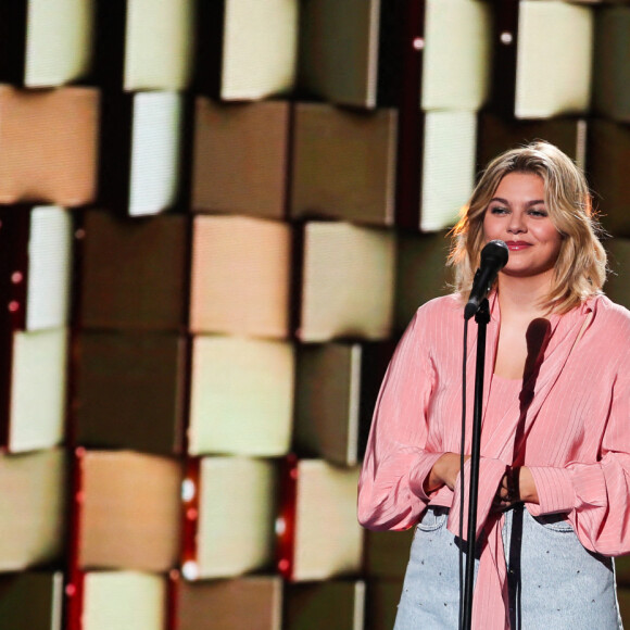 Louane Emera - Enregistrement de l'émission "La boite à secrets" N°6, présentée par F.Bollaert, qui sera diffusée le 13 novembre sur France 3. Le 22 septembre 2020 © Tiziano Da Silva / Bestimage 
