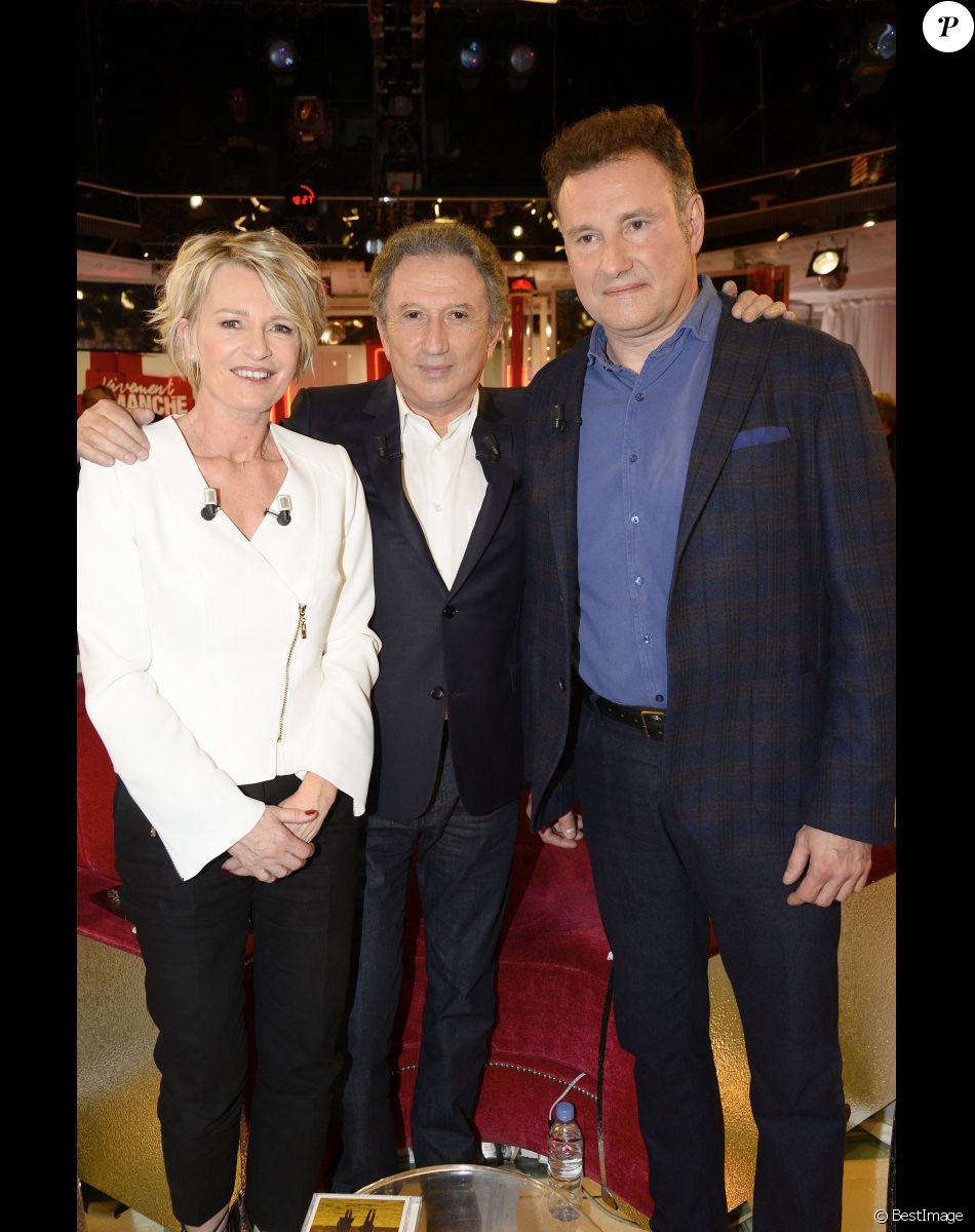 Sophie Davant, Michel Drucker et Pierre Sled - Enregistrement de l'émission "Vivement Dimanche" à Paris le 1er Avril 2015. L'émission sera diffusée le 05 Avril 2015. Invité principal Sophie Davant.