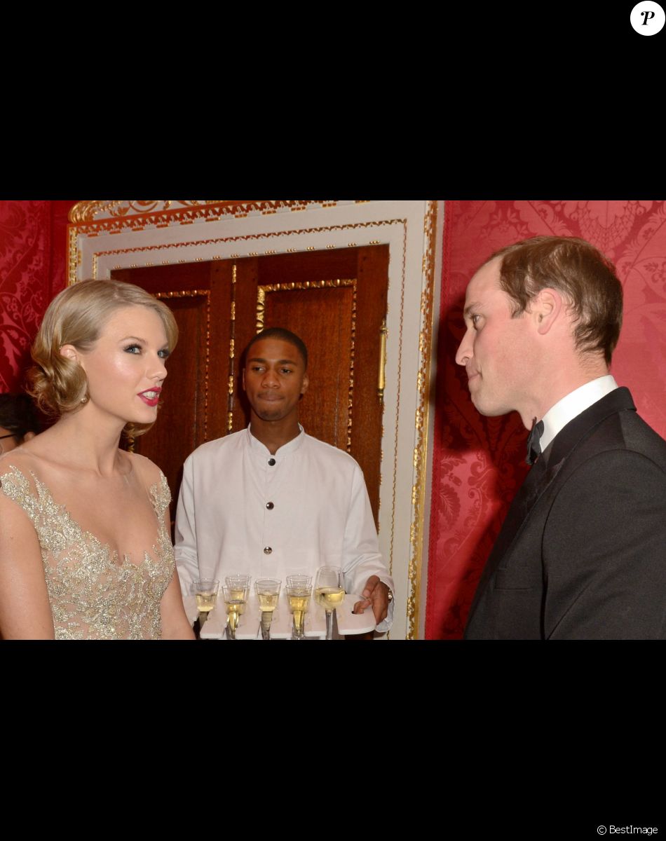 Taylor Swift, le prince William - Diner de gala "Centrepoint Winter Whites" a Londres le 26 novembre 2013.