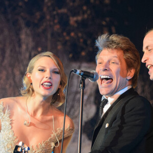 Taylor Swift, Jon Bon Jovi, le prince William - Diner de gala "Centrepoint Winter Whites" a Londres le 26 novembre 2013.