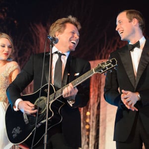 Taylor Swift, Jon Bon Jovi, le prince William - Diner de gala "Centrepoint Winter Whites" a Londres le 26 novembre 2013.