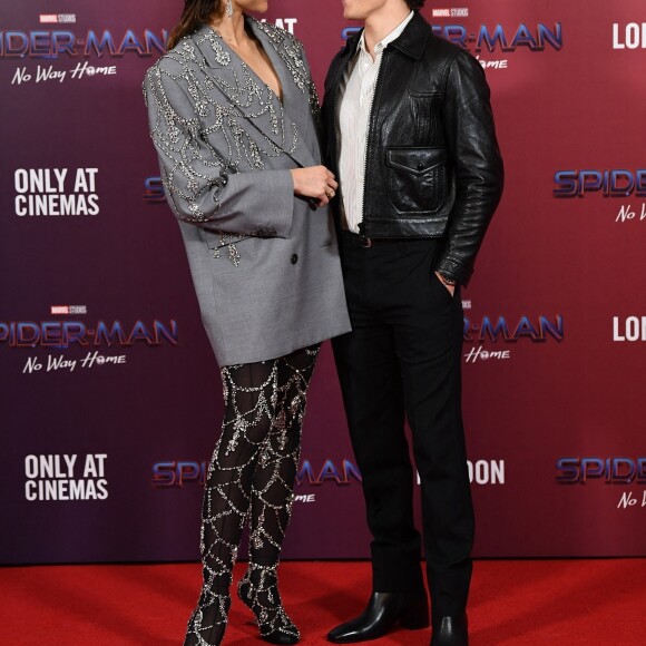 Zendaya et son compagnon Tom Holland à l'avant-première du film "Spider-Man: No Way Home" à Londres, le 5 décembre 2021.