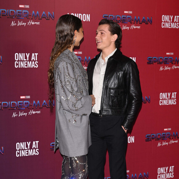 Zendaya et son compagnon Tom Holland à l'avant-première du film "Spider-Man: No Way Home" à Londres, le 5 décembre 2021.