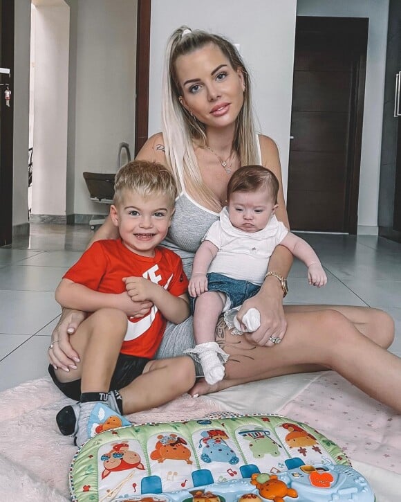 Jessica Thivenin avec ses enfants Leewane et Maylone, décembre 2021