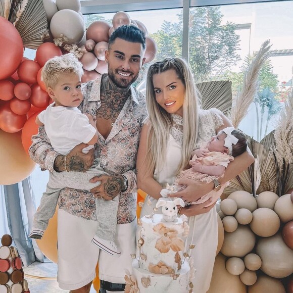 Jessica Thivenin et Thibault avec leurs enfants Leewane et Maylone, octobre 2021