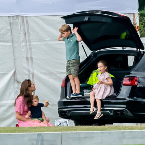 Catherine (Kate) Middleton, duchesse de Cambridge avec ses enfants, le prince George de Cambridge, la princesse Charlotte de Cambridge et le prince Louis de Cambridge lors d'un match de polo de bienfaisance King Power Royal Charity Polo Day à Wokinghan, comté de Berkshire, Royaume Uni, le 10 juillet 2019.