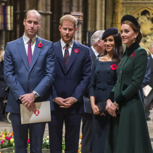 Le prince William, duc de Cambridge, le prince Harry, duc de Sussex et Meghan Markle (enceinte de son fils Archie), duchesse de Sussex, Kate Catherine Middleton, duchesse de Cambridge - La famille royale d'Angleterre lors du service commémoratif en l'abbaye de Westminster pour le centenaire de la fin de la Première Guerre Mondiale à Londres.