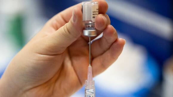 Covid-19 : Quelles différences entre les vaccins pour adultes et pour enfants ?