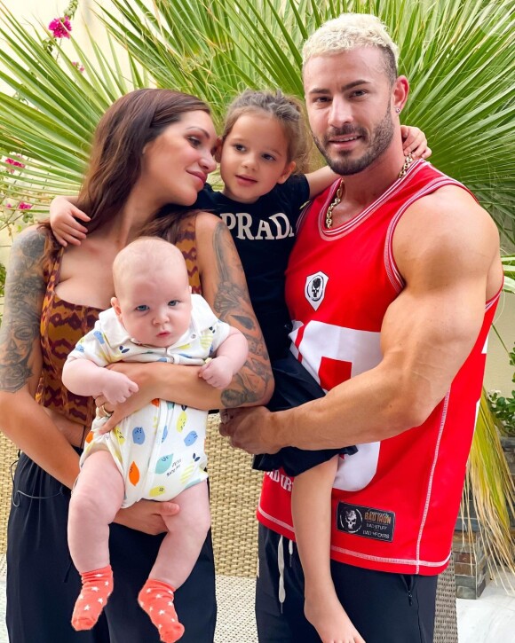 Julia Paredes avec Maxime et leurs enfants Luna et Vittorio