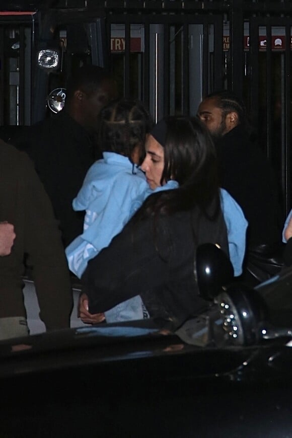 Exclusif - Kim Kardashian et son fils Saint assistent au concert caritatif "Free Larry Hoover" de Kanye West et Drake au Memorial Coliseum à Los Angeles, le 9 décembre 2021.