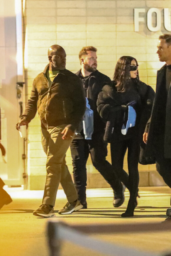 Exclusif - Kim Kardashian et ses enfants North et Saint assistent au concert caritatif "Free Larry Hoover" de Kanye West et Drake au Memorial Coliseum à Los Angeles, le 9 décembre 2021.