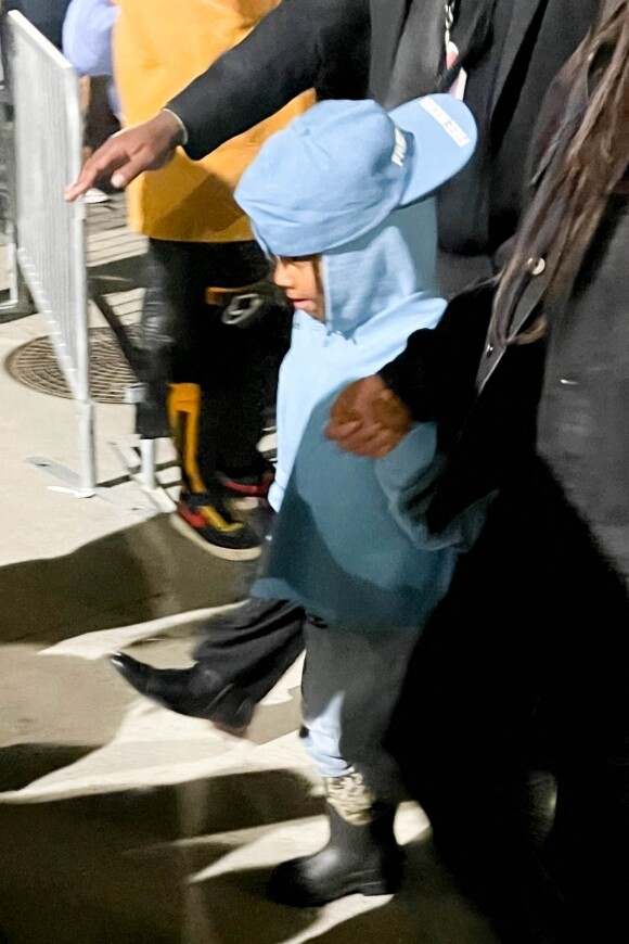 Exclusif - Saint West, le fils de Kanye West, assiste au concert caritatif "Free Larry Hoover" de son papa et Drake au Memorial Coliseum à Los Angeles, le 9 décembre 2021.