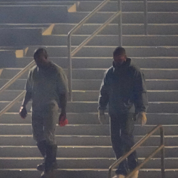 Kanye West et Drake sur scène pour le concert caritatif "Free Larry Hoover" au Memorial Coliseum de Los Angeles, le 9 décembre 2021.