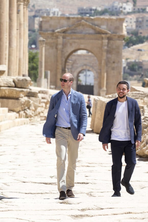 Le prince William, duc de Cambridge, et le prince Hussein de Jordanie - Le prince William, duc de Cambridge, en visite sur le site archéologique de Gérasa en Jordanie le 25 juin 2018