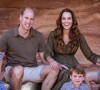 Kate Middleton, le prince William et leurs trois enfants, George, Charlotte et Louis, lors de leur voyage en Jordanie effectué plus tôt cette année. Photo utilisée pour leur carte de voeux.