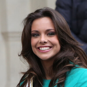 Exclusif - Marine Lorphelin, 19 ans et etudiante en medecine, devenue Miss France 2013, revient de sa seance photo avec la Garde Republicaine a son hotel. Paris, le 9 decembre 2012