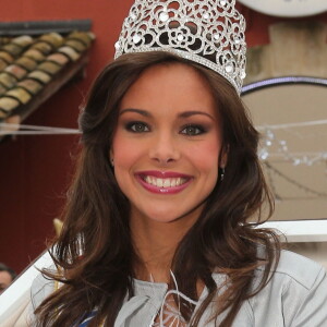 Marine Lorphelin, Miss France 2013, est de retour dans sa ville natale, Charnay-les-Macon en Bourgogne. Le 19 decembre 2012