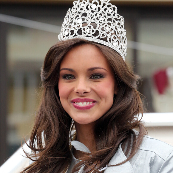 Marine Lorphelin, Miss France 2013, est de retour dans sa ville natale, Charnay-les-Macon en Bourgogne. Le 19 decembre 2012