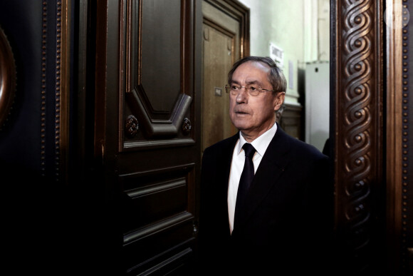 L'ex ministre de l'Intérieur, Claude Guéant au palais de justice à Paris, le 28 septembre 2015 où il comparaît avec l'ancien directeur général de la police nationale Michel Gaudin devant la 32ème chambre du tribunal correctionnel dans l'affaire des primes en liquide versees au ministère de l'Interieur entre 2002 et 2004.