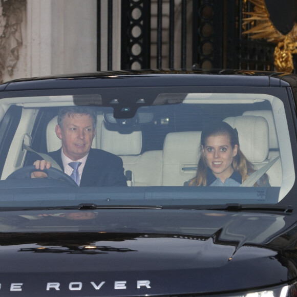 La princesse Beatrice, duchesse d'York - Les membres de la famille royale à la sortie du déjeuner de Noël au palais de Buckingham à Londres le 18 décembre 2019.