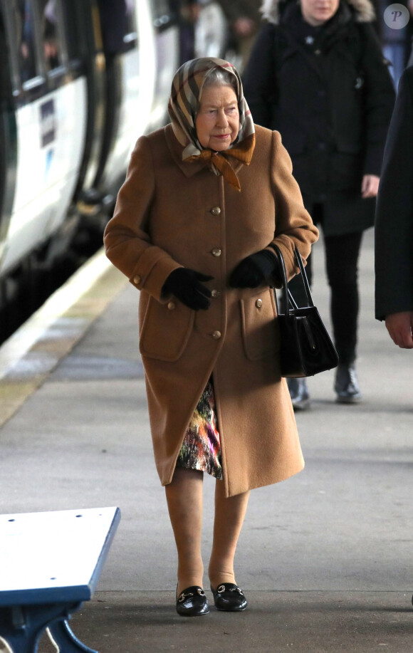 La reine Elisabeth II d'Angleterre arrive par le train à la station ferroviaire King's Lynn Station à Sandringham, pour passer les fêtes de Noël. Le 20 décembre 2018