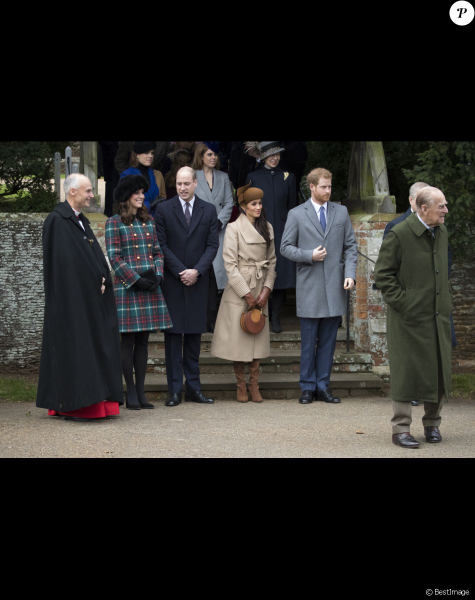 Les princesses Beatrice et Eugenie d'York, la princesse Anne, le prince William, Catherine Kate Middleton la duchesse de Cambridge enceinte, Meghan Markle et son fiancé le prince Harry, le prince Philip, duc d'Edimbourg - La famille royale d'Angleterre arrive à la messe de Noël à l'église Sainte-Marie-Madeleine à Sandringham, le 25 décembre 2017.