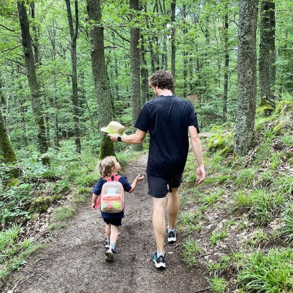 Baptiste Lecaplain et sa fille aînée sur Instagram, en juillet 2021