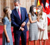 La princesse Leonor, princesse des Asturies, le roi Felipe VI et la reine Letizia d'Espagne, et L'infante Sofia d'Espagne - Réception en audience des récipiendaires des médailles des Asturies à l'hôtel Reconquista à Oviedo, Asturies (Espagne).