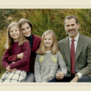 Carte de voeux du roi Felipe, de la reine Letizia et de leurs filles la princesse Leonor et l'infante Sofia à Madrid, le 12 décembre 2016.