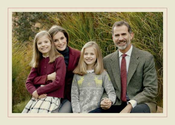 Carte de voeux du roi Felipe, de la reine Letizia et de leurs filles la princesse Leonor et l'infante Sofia à Madrid, le 12 décembre 2016.