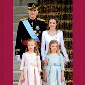 Carte de voeux du roi Felipe VI, la reine Letizia d'Espagne et leurs filles la princesse Leonor et l'infante Sofia à Madrid, le 18 décembre 2014.